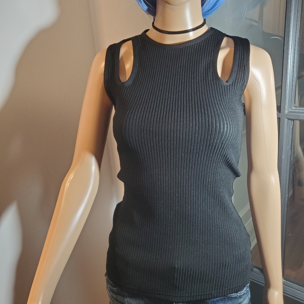 By Egris Black Ribbed Sleeveless Top